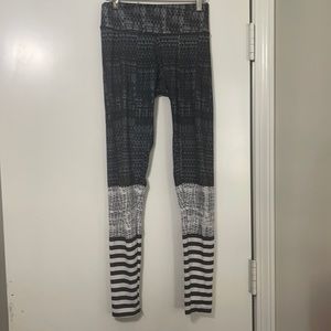 Onzie regular leggings gently worn S/M